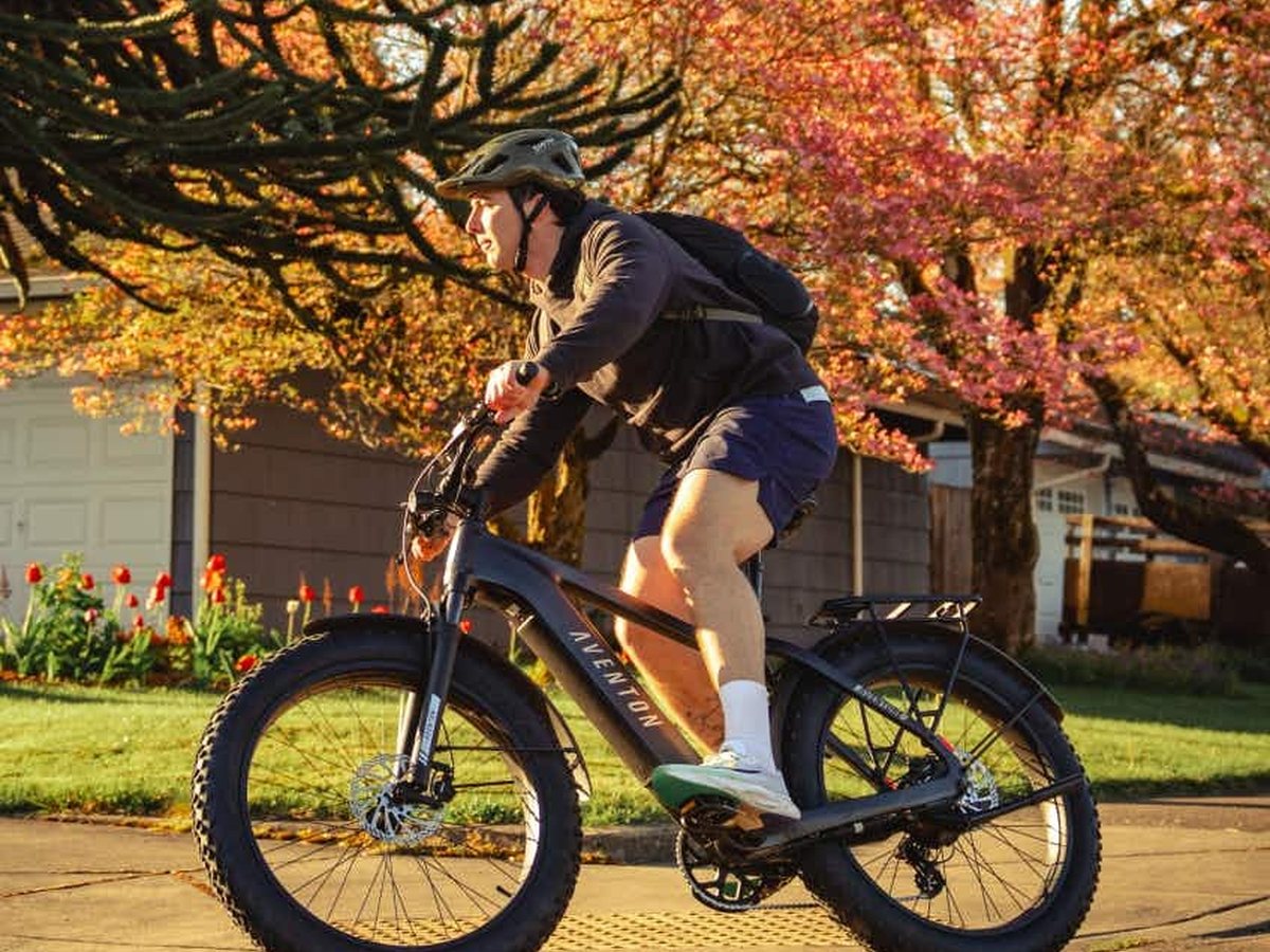 Riding the Aventon Aventure 3