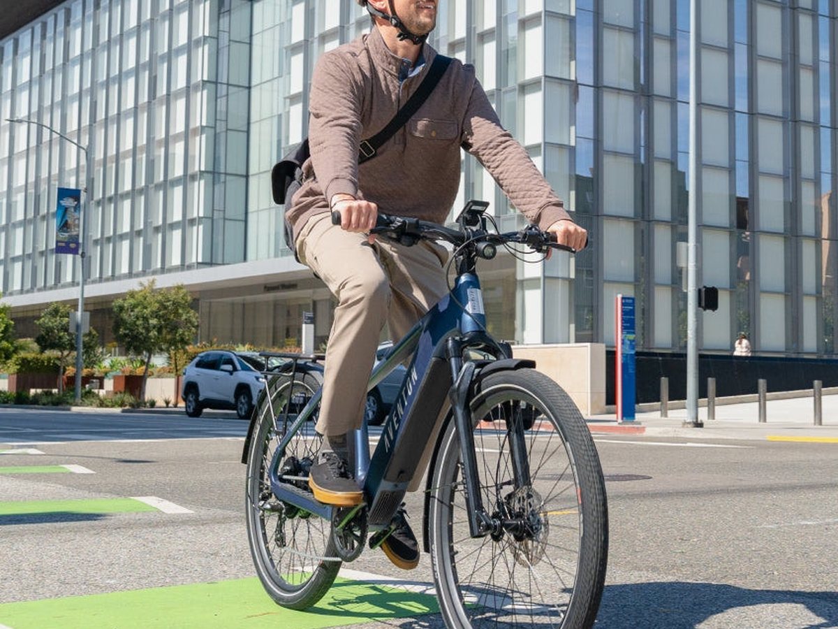 Riding the Aventon Level 4