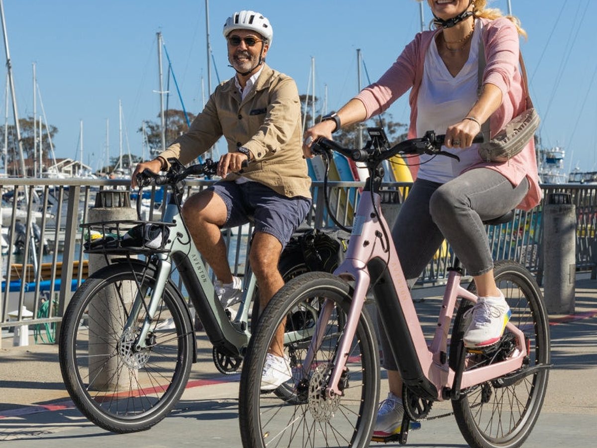 Riding the Aventon Pace 5
